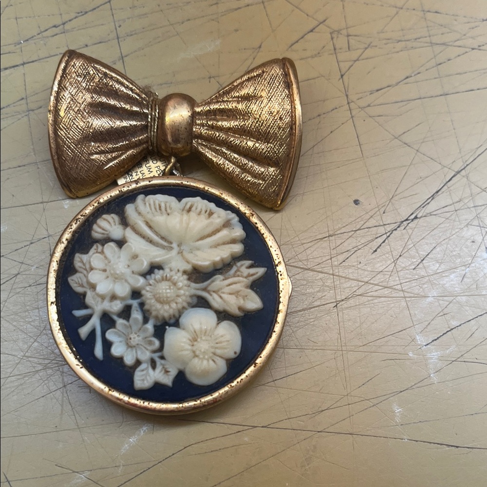 Limited Edition Estee Lauder Gold and Cream Floral Brooch Solid Perfume